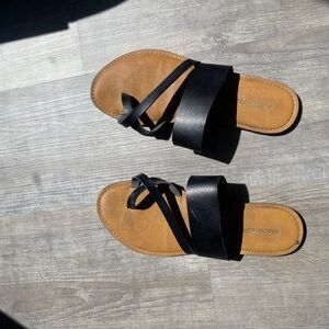Amazon Essentials Black and Tan Sandals